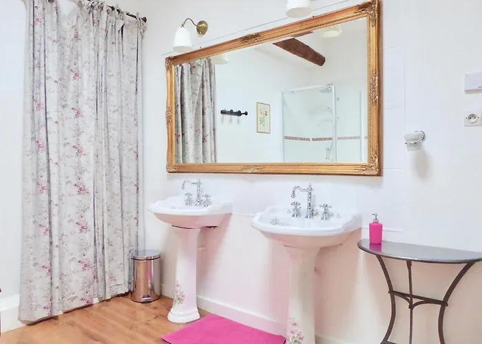 Six Chandelles M'etaient Comptees Bed & Breakfast Puimoisson