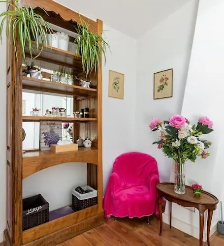 Six Chandelles M'etaient Comptees Bed & Breakfast Puimoisson