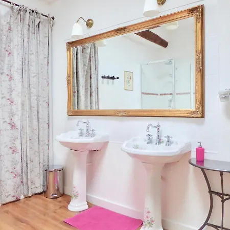 Six Chandelles M'etaient Comptees Bed & Breakfast Puimoisson