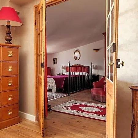 Bed & Breakfast Six Chandelles M'etaient Comptees 3*