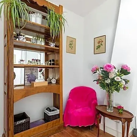 Six Chandelles M'etaient Comptees Bed & Breakfast Puimoisson